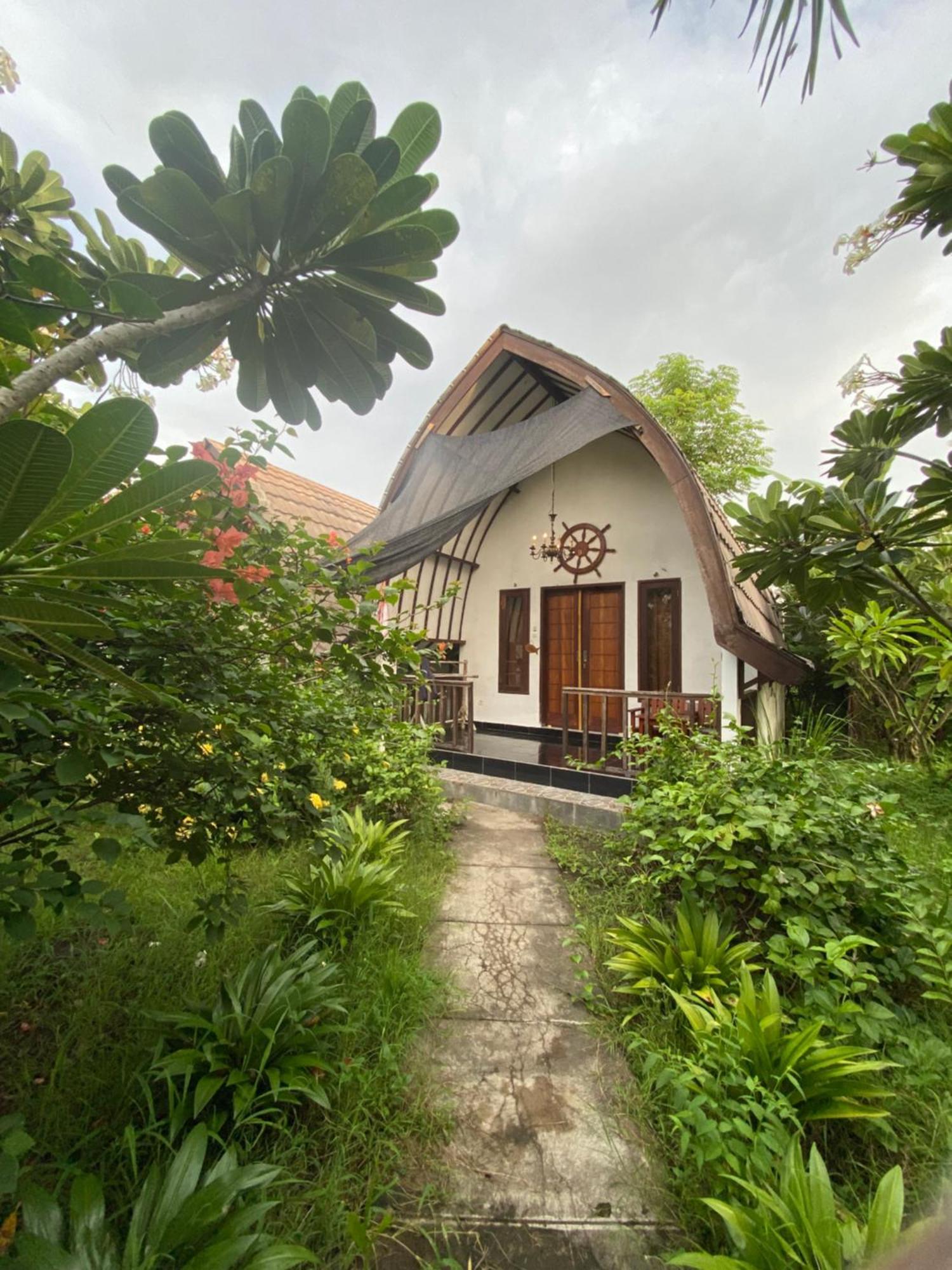 Mustika Ocean Lodge Gili Air Exterior foto